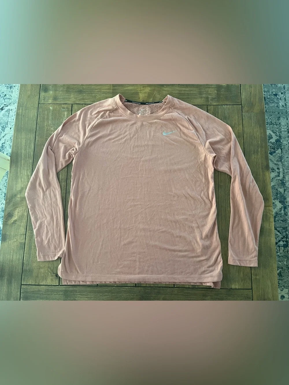 Nike Women’s Long Sleeve Dri-FIT Running Shirt - Dusty Pink size L
